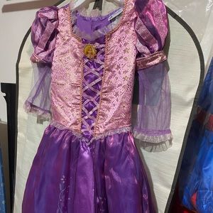 Like New Disney Park size 6 Repunzel Costume with wig